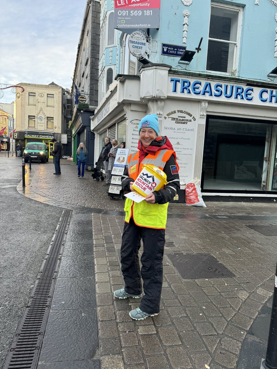 GalwayMRT's tweet photo. Some of our fabulous volunteers are out on shop street this morning! Can’t make it.. donate here also https://t.co/t6lle8EKut https://t.co/joCgvsDt5O