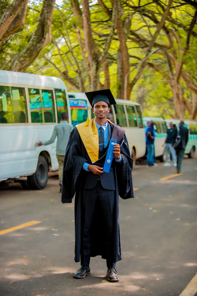 NutritionistEmm's tweet photo. I am now a proud graduate with honors, holding a Bachelorโs degree in Human Nutrition and Dietetics from the @Uni_Rwanda! This journey has been one of dedication, growth, and learning, and I'm excited to bring my passion for nutrition and health to the next stage of my career.
๐ https://t.co/itgIo0k17W