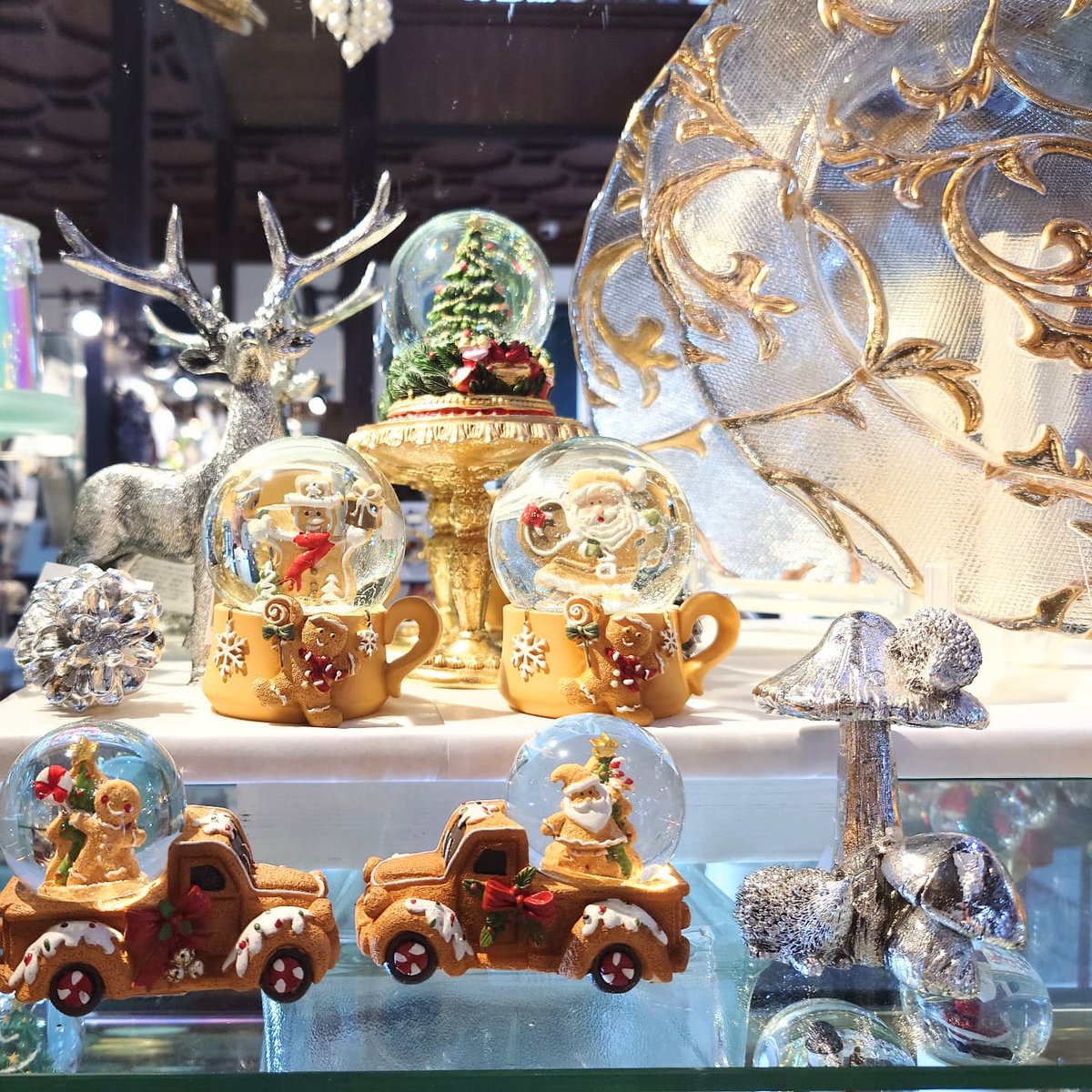 BIGBANG スノードーム　まとめ売り　コレクションケースつき 🎄✨️スノードーム入荷✨️🎄 今年もスノードームたくさん入荷しま