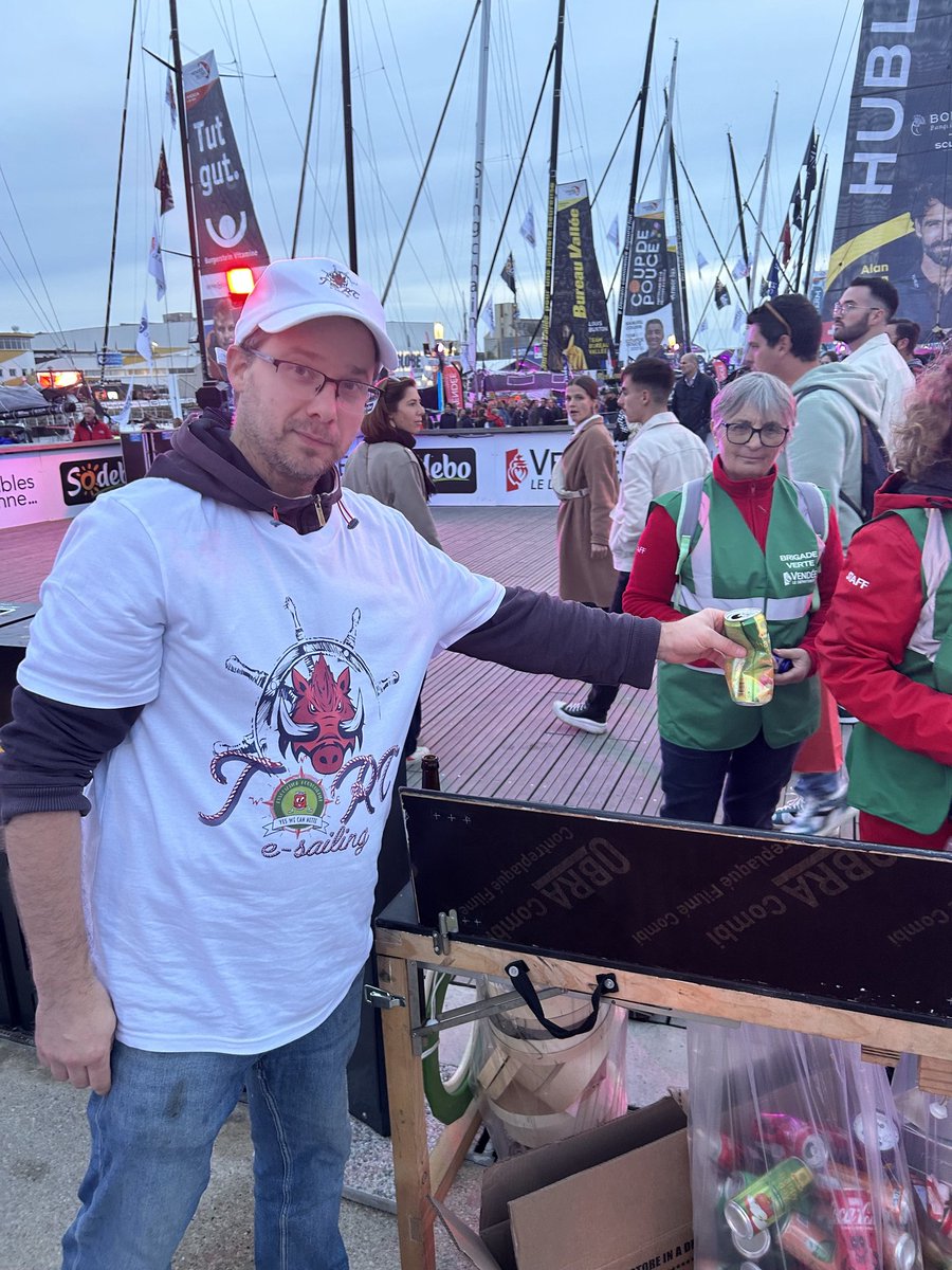 Un week-end aux Sables inoubliable ! Toujours autant de plaisir partagé lors de nos retrouvailles ! La harde a admiré les magnifiques imocas et a hâte de prendre le départ du <a href="/VendeeGlobe/">Vendée Globe</a> sur <a href="/VirtualRegatta/">Virtual Regatta</a> ! Nous n'avons pas oublié notre partenaire yes <a href="/WeCannette/">YesWeCanNette | Mayotte</a> sur place 🤗