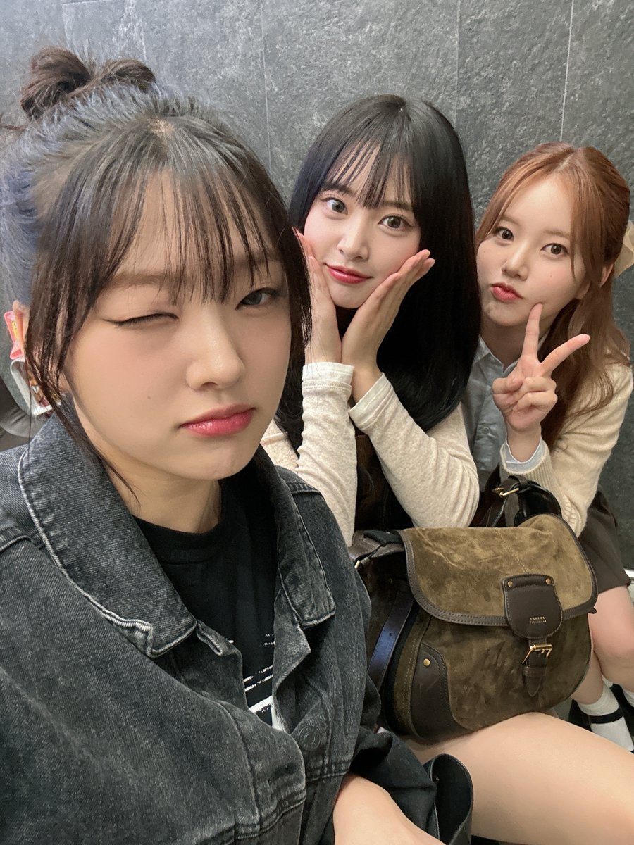 by_Weeekly's tweet photo. [#조아] 
우리 쏭언니 HBD🫶🏻💕

#Weeekly #위클리
#Zoa
#이수진 #LeeSoojin
#박소은 #ParkSoeun https://t.co/1C37Ecvpn9