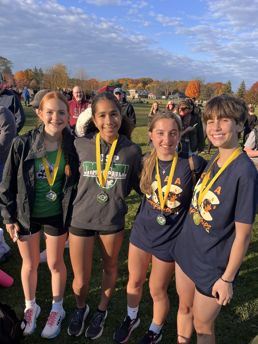 CSPrunners's tweet image. Varsity girls are County Meet Champs for the first time in program history! The win also helped them clinch their 3rd straight league title! 🏆. The modified boys also had a fantastic day putting their first four runners in the top ten to secure the team victory!