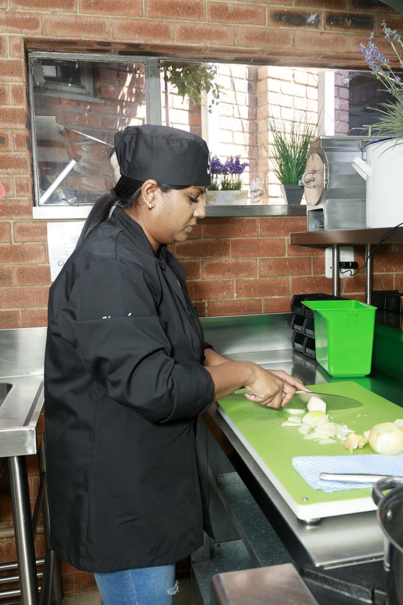 RajahZA's tweet photo. The heat is on! 🌶️ The kitchen is buzzing with action as our contestants' battle for the top spot at the #RajahChickenCurryClash #AromaYouCanTaste https://t.co/hXwHfGWZRg
