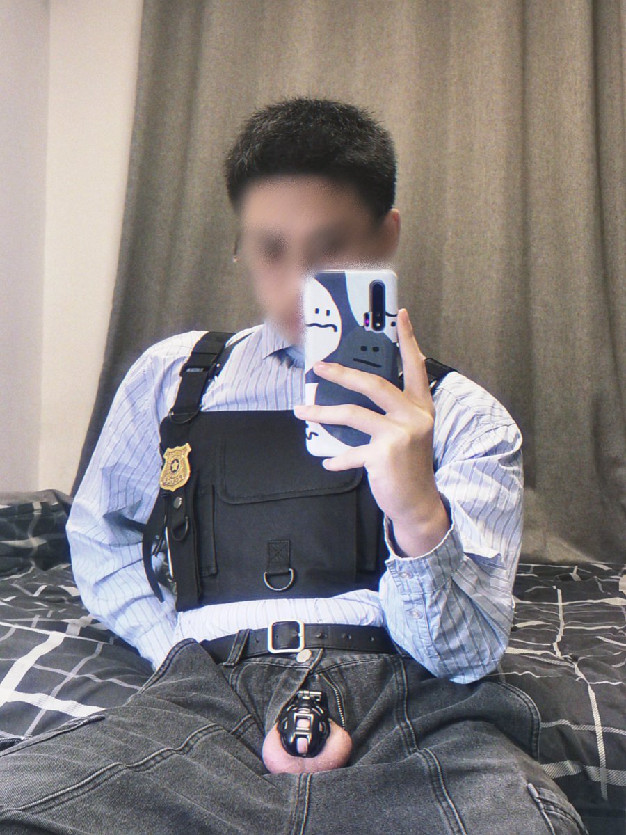 万圣节~我是戴锁小警察👮🏻‍♂️，把锁屌都掏出来让我检查一下🔒好了没