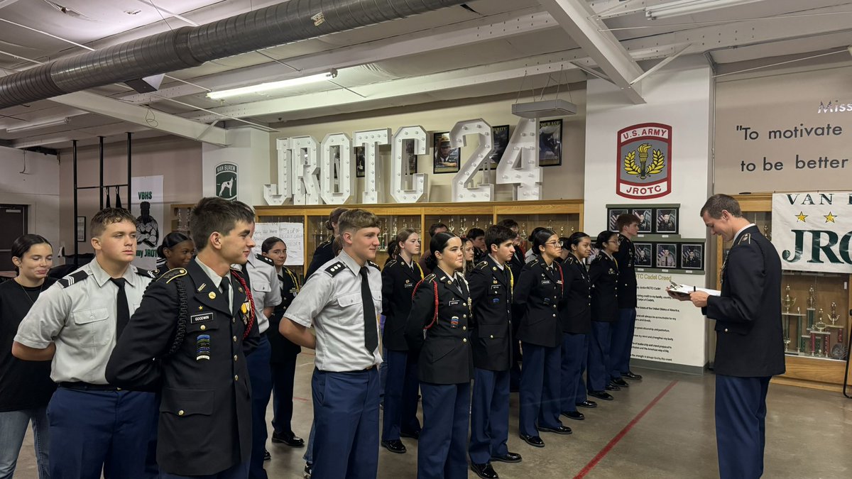 vbhs_jrotc's tweet photo. HOOAH! Getting ready to head out this morning. Sheridan Competition here we come! 

#PointerBattalion #PointerNation #OneTeamOneFight #VBHSJROTC https://t.co/08jBCWWpQf