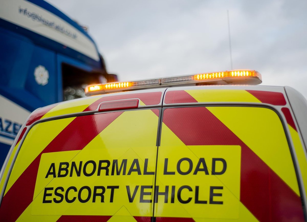 LogisticsSouth's tweet photo. A few photos from this weeks shoot with Logistic Solutions South East and Blazefield Caravans
Great to be able to capture photos on the move and at the delivery site.
#escortvehicles #Transportation #haulageservices https://t.co/mwUcbR4GfW