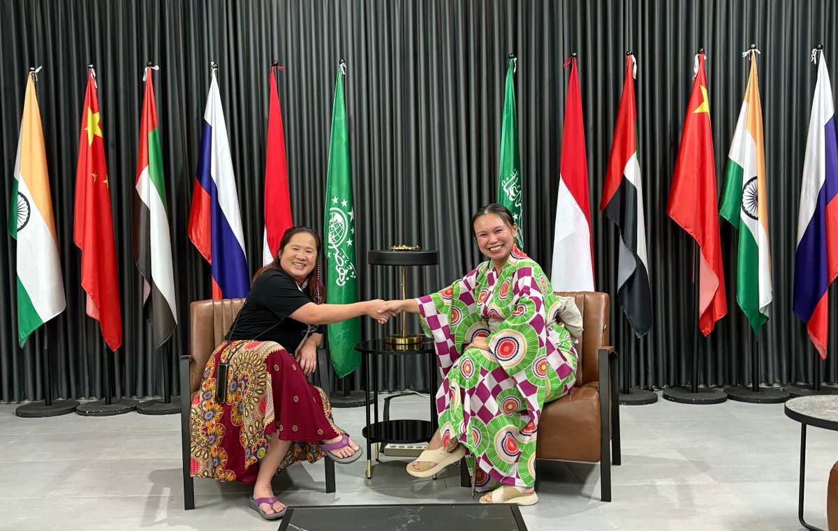 pypodcats's tweet image. At PyPodcats, we talk peace. @mariatta  @cheukting_ho 
PyCon APAC 2024
@id_python