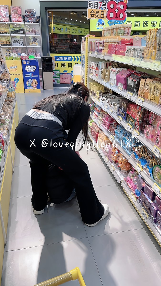 我不说你们能看出这是大姐还是老婆嘛 https://t.co/f5BFlrKMjE