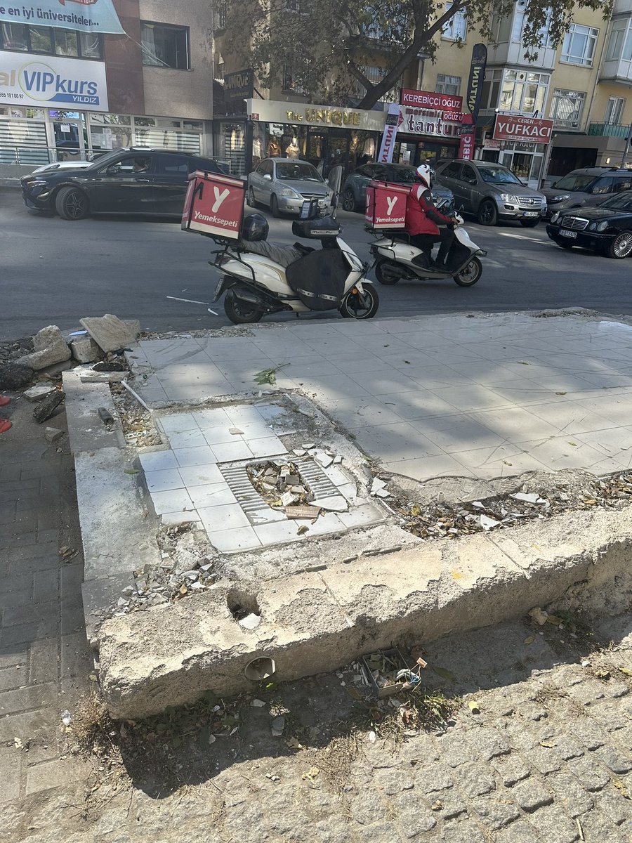 Çankaya yıldız kuzu kumru avm önü! taksi durağını 2 ay önce  yıkıp bu çirkinliği halen kaldırmadınız. umumi tuvalet kalıntısını ne zaman kaldırmayı düşünüyorsunuz. Ayrıca çök kovakalrının ağzı açık ve çok çirkin. <a href="/cankayabelediye/">Çankaya Belediyesi</a> <a href="/ankarabbld/">Ankara Büyükşehir</a> <a href="/mavimasa/">Başkent153</a> <a href="/hcanguner/">Hüseyin Can Güner</a> <a href="/mansuryavas06/">Mansur Yavaş</a>