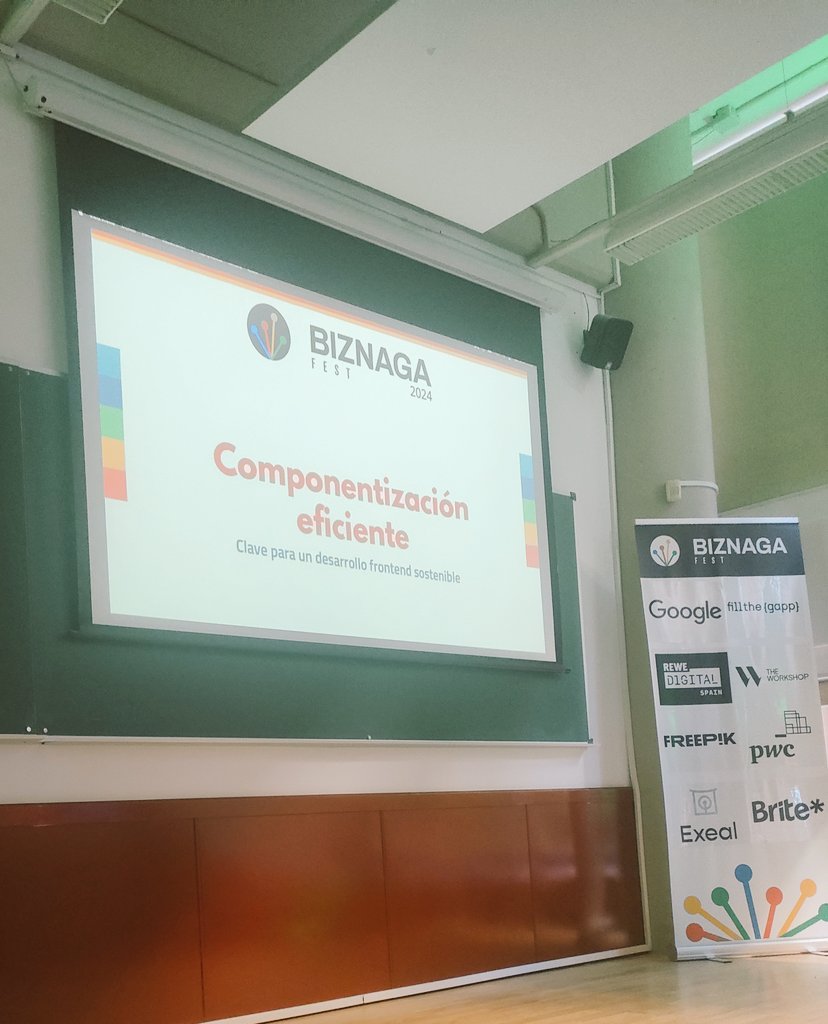 Dani_ElPitu's tweet image. Seguimoss en #biznagafest24 con Manu Rodriguez de @freepik