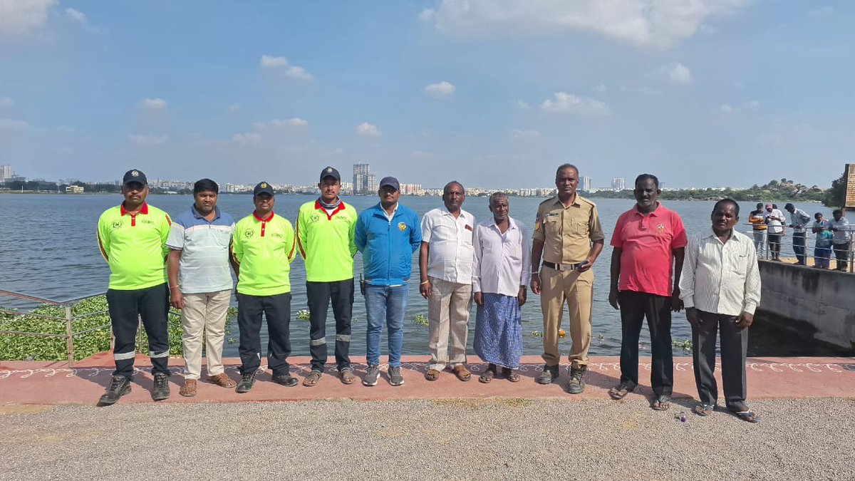 The DRF team responded to a rescue call and recovered a dead body from Ameenpur Lake, identified as D. Chendraiah, aged 84, and handed it over to the police.
<a href="/TelanganaCMO/">Telangana CMO</a> <a href="/PrlsecyMAUD/">Secretary MAUD.</a> <a href="/gadwalvijayainc/">Vijayalaxmi Gadwal, GHMC MAYOR</a> <a href="/GHMCOnline/">GHMC</a>