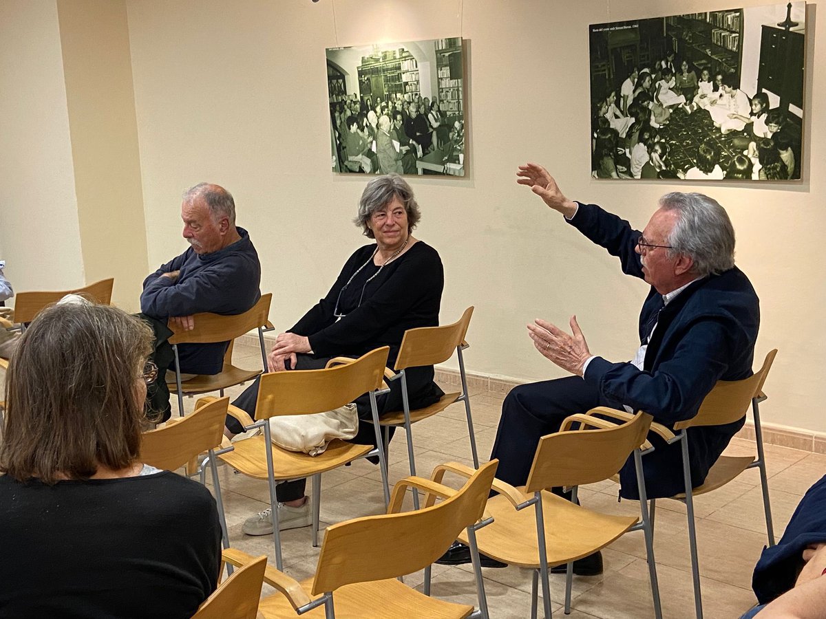 ‘El Mataró de Cuyàs’ a <a href="/BiblioArenysMar/">BibliotecaArenysMar</a> ens retroba amb la seva immensa obra escrita i el seu ser. Mestre de tota una colla de joves que van viure intensament <a href="/elpunt/">El Punt Avui Girona</a> Maresme i van fer realitat una comarca. Hem de seguir retrobant <a href="/ManuelCuyas/">Manuel Cuyàs</a> i seguir aprenent.