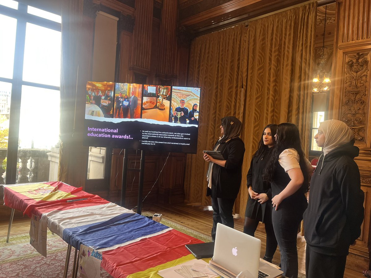 Miss Anderson-Aziz tweet media