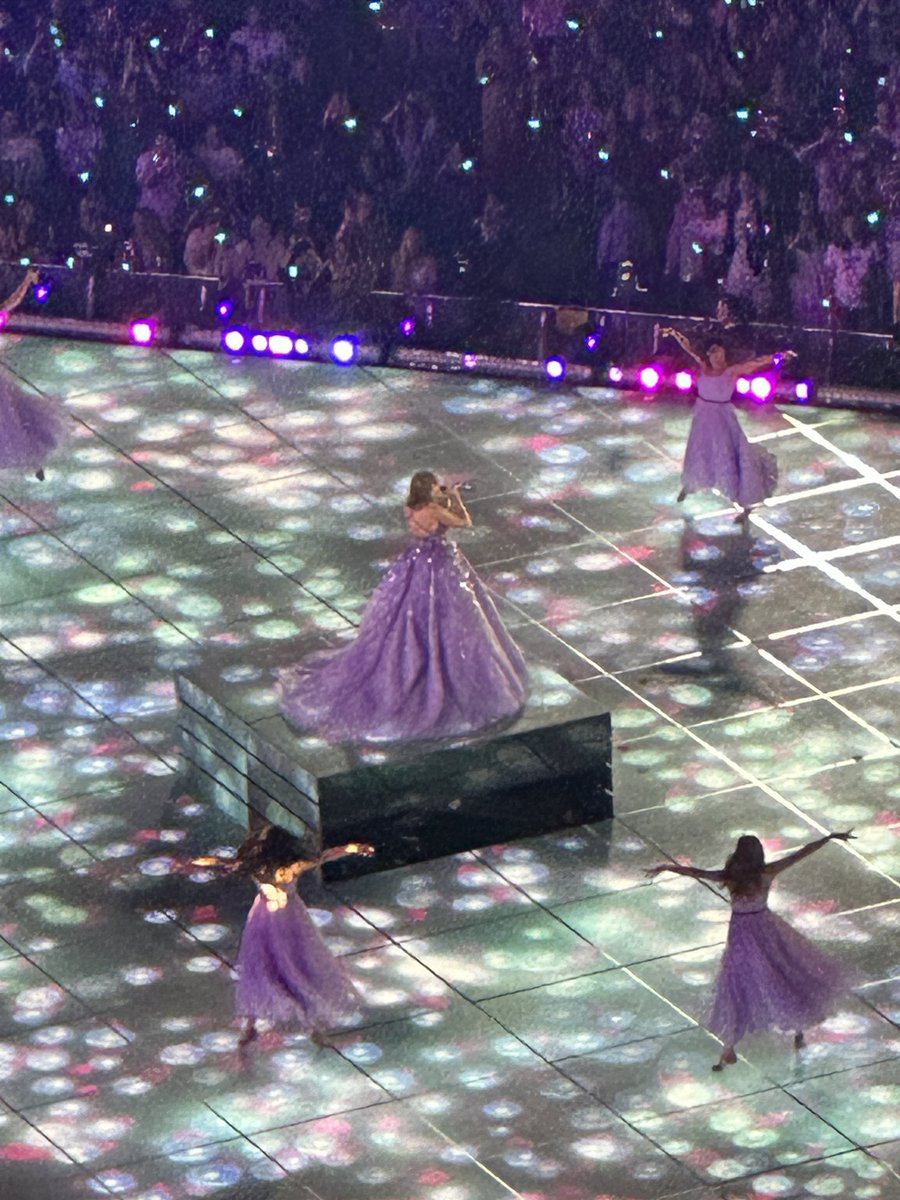 Whore4Kells's tweet photo. Late post….Taylor was phenomenal 💜 #ErasTour #NOLA https://t.co/PAbvgQimkM