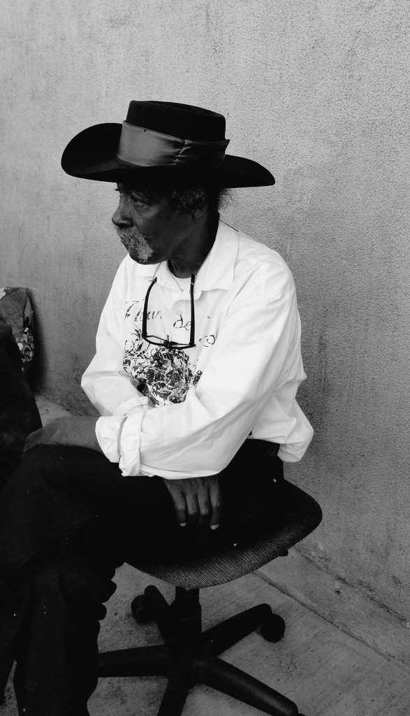 ShotOn35mm's tweet photo. Cowboy wasn't just a nickname. He was a real life Cowboy who owned horses and farmland in the deep south. He talked about relocating sometimes but he seemed to have a tough time leaving Skid Row, even when a judge barred him from living in the neighborhood. #RIPcowboy https://t.co/ahZ1w18DJY