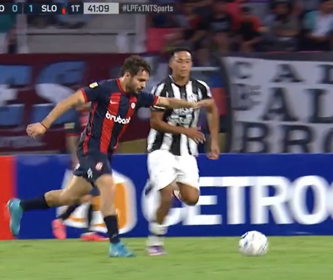 Goles de rebote? Goles abajo del arco? Ni idea maestro soy de San Lorenzo