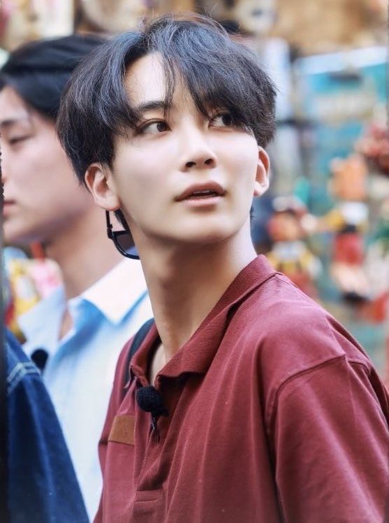 jeonghaniy04n's tweet photo. him in this plain red polo shirt (bought from the supermarket) will forever be iconic ❤️🤌🏻🤌🏻  LOVE IS BURNING RED https://t.co/2N2eGaQYKt