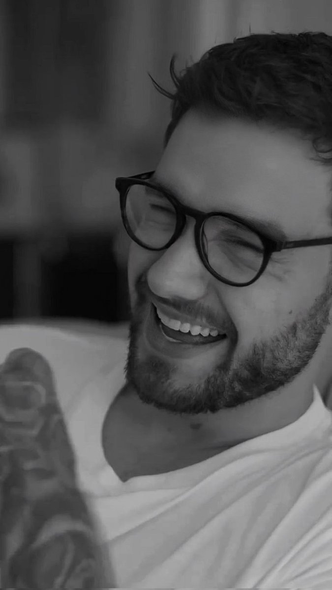 Chris159435421's tweet image. Teardrops are falling