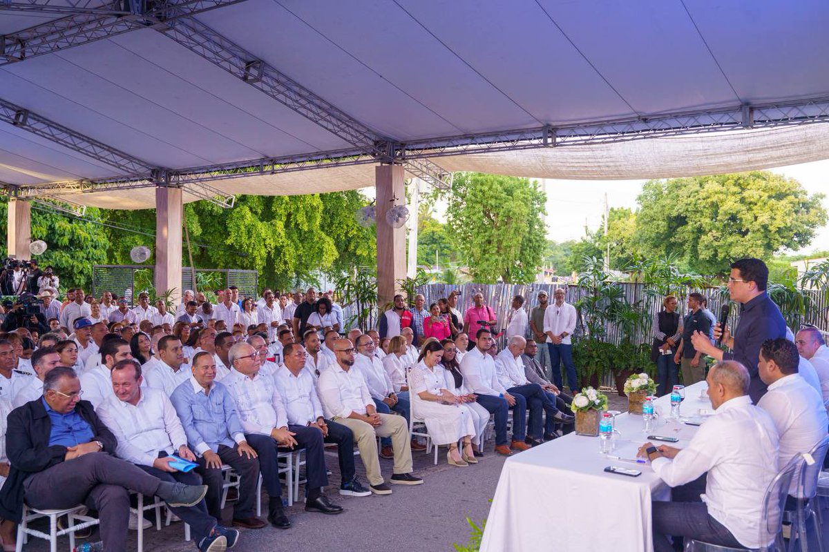 DavidColladoM's tweet photo. Hoy, junto al Presidente @LuisAbinader, entregamos la renovada Laguna Gri Gri, un proyecto que transforma el turismo en Río San Juan y ofrece nuevas oportunidades para la comunidad. #TurismoEnCadaRincón https://t.co/Khdnc7mOeo