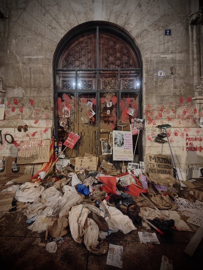 Mister_A_aa's tweet image. “Al zurdo no le puedes dar un milímetro porque lo usará para destrozarte”
@JMilei  @NunezFeijoo @IdiazAyuso @ppopular 
#PSOE_Mafia #PSOEAZUL
Gráficamente. Valencia. España👇