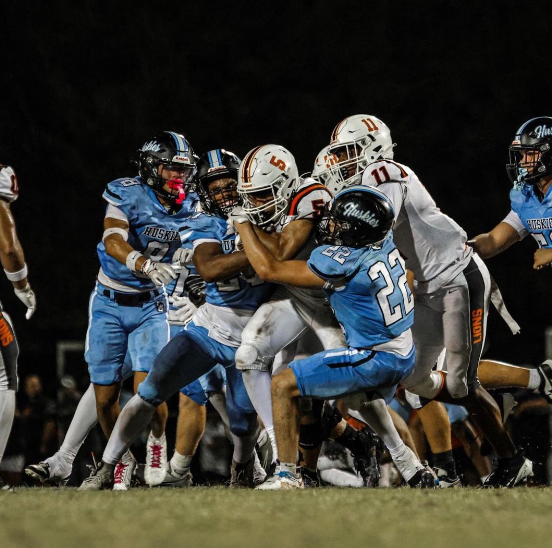 leo_guti150's tweet image. Junior year - Season highlights/ stats
Thankful for the many opportunities and support @Hagerty_FB . Sad to see the season end.
Iron sharpens iron- Proverbs 27:17
Full Season Stats- #22
🚨5️⃣6️⃣-solo tackles
🚨4️⃣6️⃣-asst- tackles
🚨1️⃣0️⃣2️⃣-total tackles
🚨1️⃣-total Sacks…