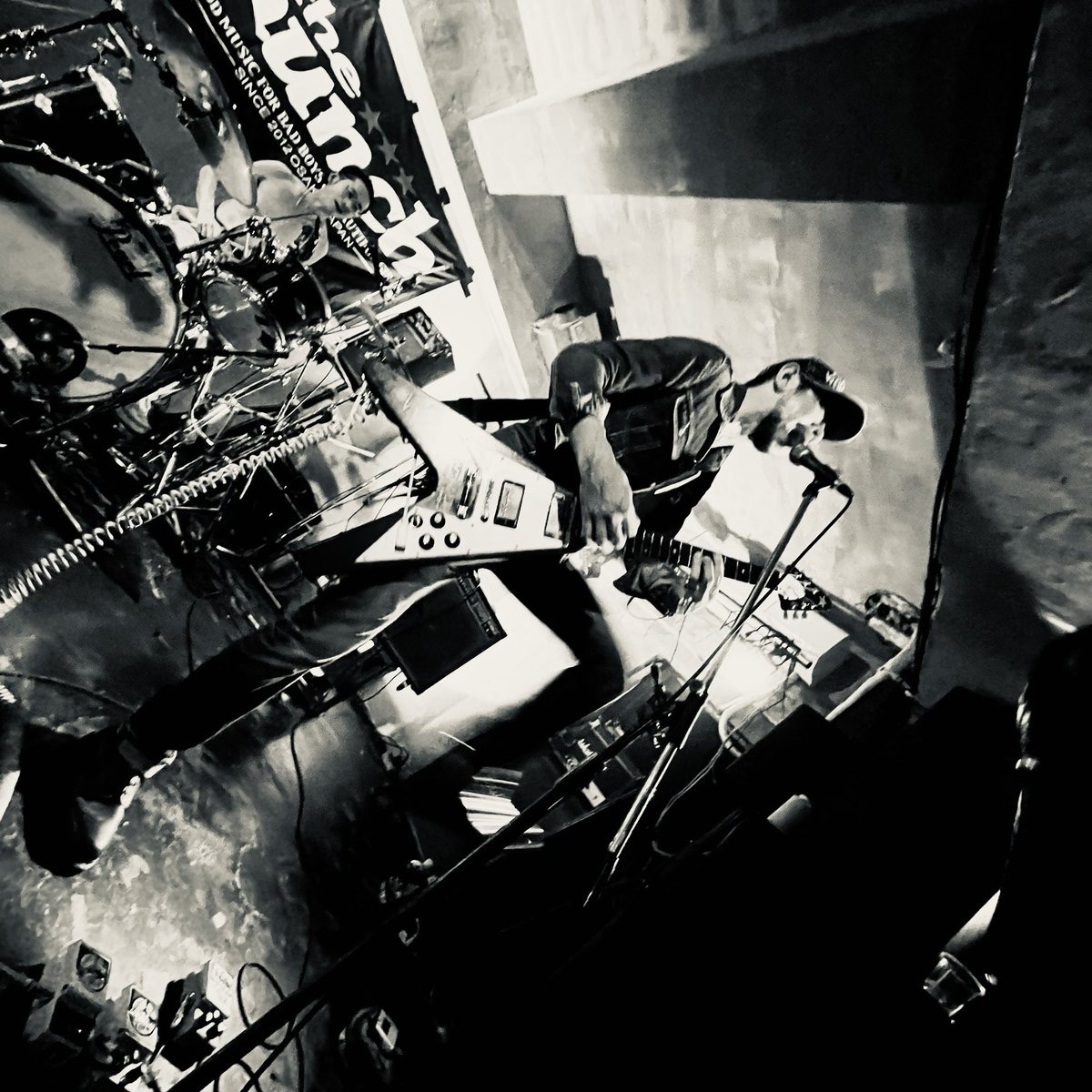 yamadakensky's tweet photo. 2024.11.9sat@CLUB STOMP
#redmammoth
#SHAPEEN
#thehunch
#ステッカーありがとうございます https://t.co/0RZX26fUvf