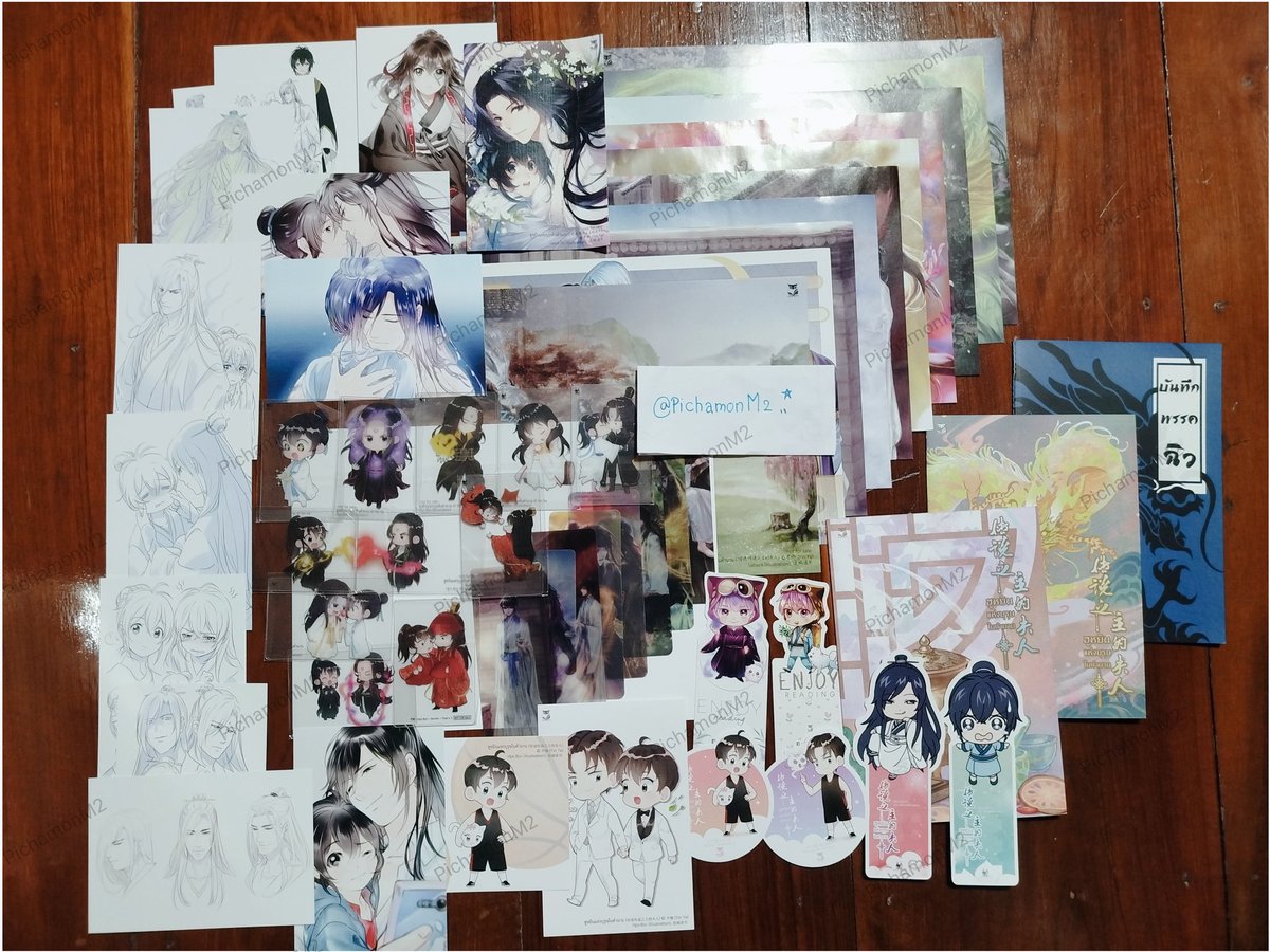 PichamonM2's tweet photo. ขายค่ะ #พรีเมี่ยม #ฮูหยินแห่งบุรุษในตำนาน #ไม่ครบ **ขาดของเล่ม 1-3 นะคะ** นอกนั้นครบหมด #มีการ์ด That's y 2 ใบ 350 ส่งฟรีแฟลช ( โปสเตอร์ใส่กระบอกส่งให้ค่ะ ) สนใจ ทักเดมนะคะ // ปล.ไม่แกะของออกมาถ่ายเพิ่มเติมแล้วนะคะ จะถ่ายให้ดูทั้งห่อค่ะ เยอะมากจริง 😅 https://t.co/I4a9YPpS3H