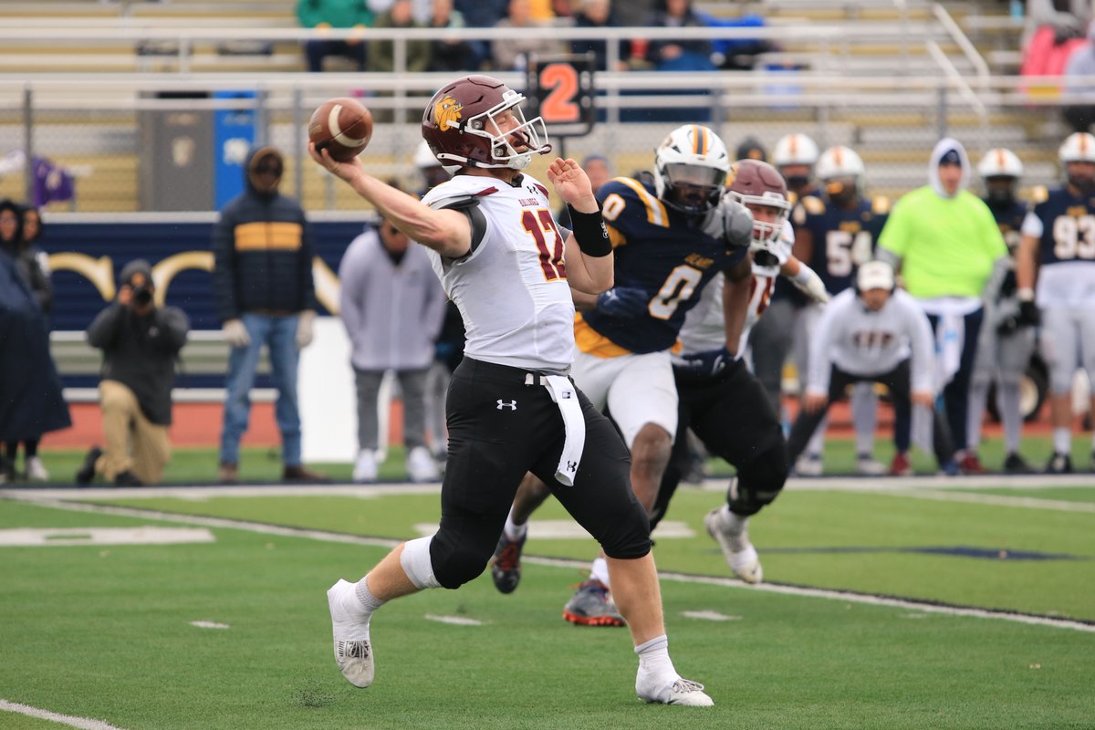 UMD_Football's tweet photo. Bulldogs Win Third Straight Game with 35-7 Defeat of Concordia St. Paul

Recap: https://t.co/OdeOt1PN3t https://t.co/wV8vZiKfGW
