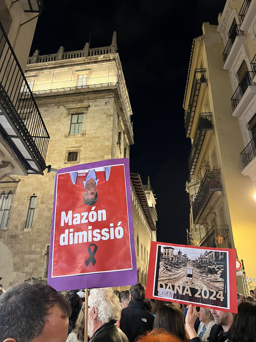 rocciobl's tweet photo. València ha hablado https://t.co/Ksw3U3h9es