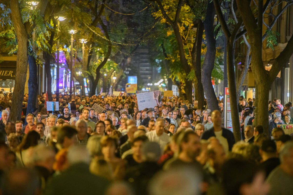 📸 Fotogalería: Manifestación en València contra la gestión de la Dana y Carlos Mazón (Fotos: Kike Taberner) 

➡️ valenciaplaza.com/manifestacion-…