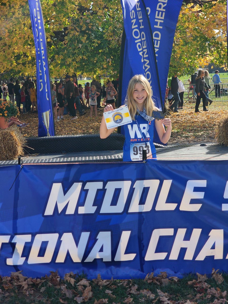 Elliott running herself to a Top 15th finish in Louisville!  Well done!