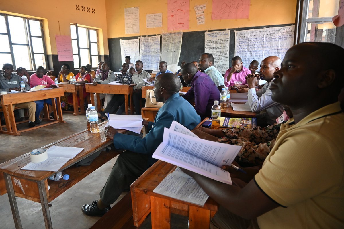 Nov 9-10, 2024, we are conducting the final round of orientation training for #SchoolLeaders, SEC Presidents, &amp; SEIs from 10 districts this weekend, focused on implementing the school-based Foundational Literacy Promotion Guide.