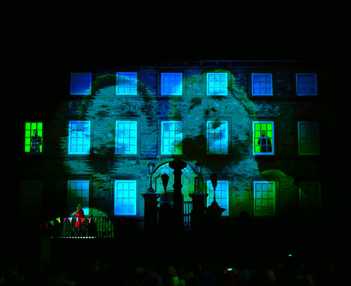 #LightupLancaster @LightupLancaster <a href="/LancsArtsCity/">Lancaster Arts City</a>  <a href="/LMCollege/">Lancaster & Morecambe College (LMC)</a> <a href="/civic_society/">LancasterCivicVision</a>