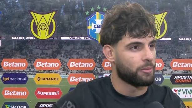 "Yuri, eu tenho que te perguntar sobre a pedra que jogaram no ônibus do Corinthians"

"foi no nosso?"

KKKKKKKKKKKKKKKKKK É O TIME COM MENOS QI DO BRASIL PORRA