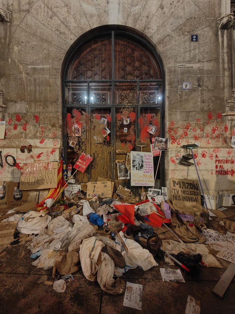 La dignitiat del poble valencià contra el Govern del PP.

Mai més.