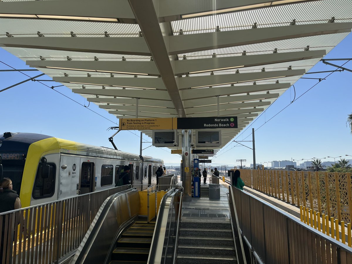 jeffk8's tweet photo. Yeah, why not ride the entire newly-formed @metrolosangeles south K-Line (and the new C-line routing, too)? https://t.co/FZLS194HFr