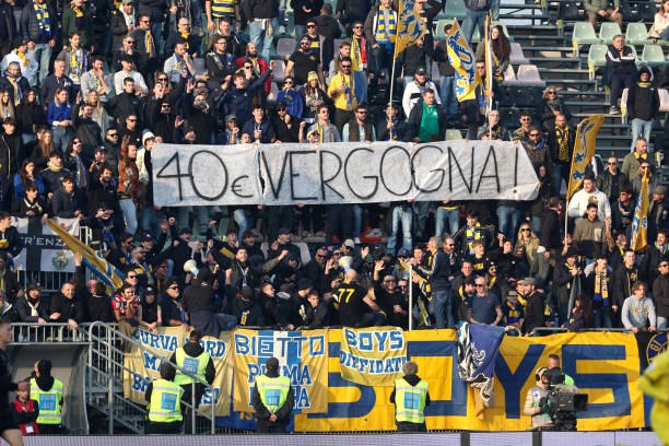 Venezia - Parma maçında karşılıklı tribünler