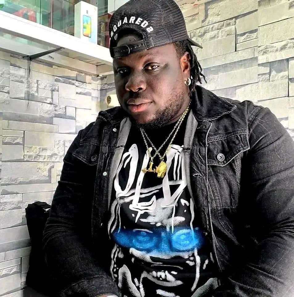 ZonePresse_'s tweet photo. 🔴Le blogueur Bicongo arrêté et placé sous mandat de dépôt au PPA (ex-MACA) à la demande de Cissé Bacongo pour avoir déclaré ceci: "Vos parents ont vendu banane, aujourd’hui vous cassez la table de nos mamans qui vendent sur la route..." https://t.co/dfRdOC3DYu