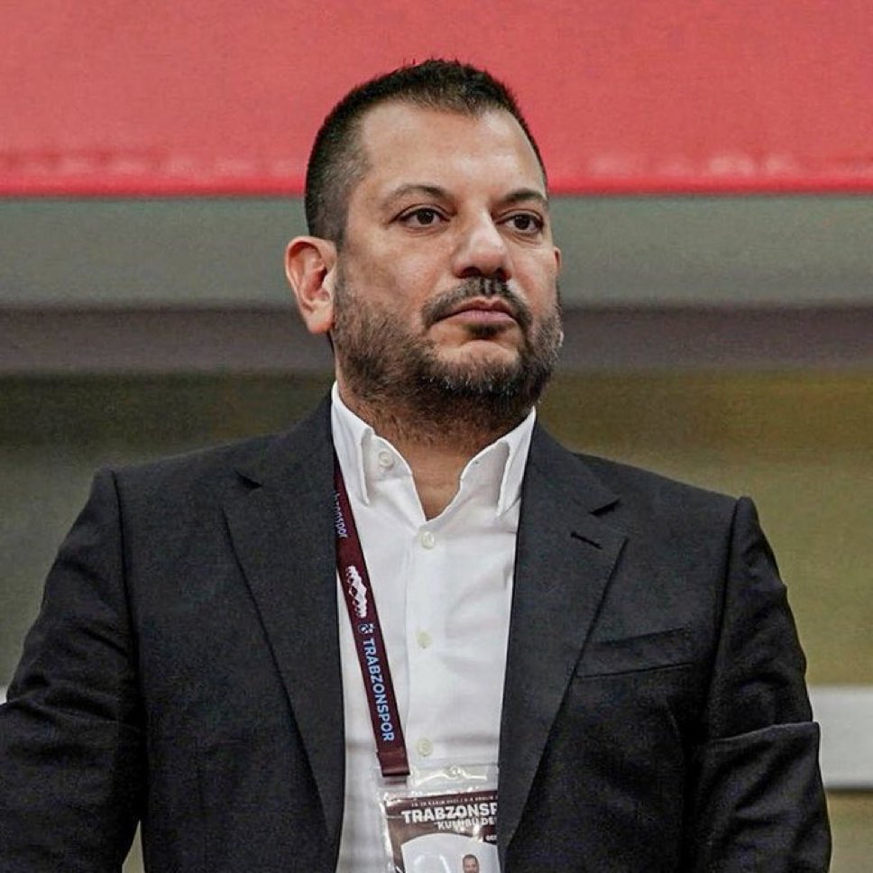 Trabzonspor u sevdiğini sanmıyorum ama belki azıcık da olsa utanma. vardır diyr umut ediyorum defol git başımızdan. #ErtuğrulDoğanİSTİFA #ahmetağaoğlugöreave #Trabzonspor <a href="/Trabzonspor/">Trabzonspor</a>