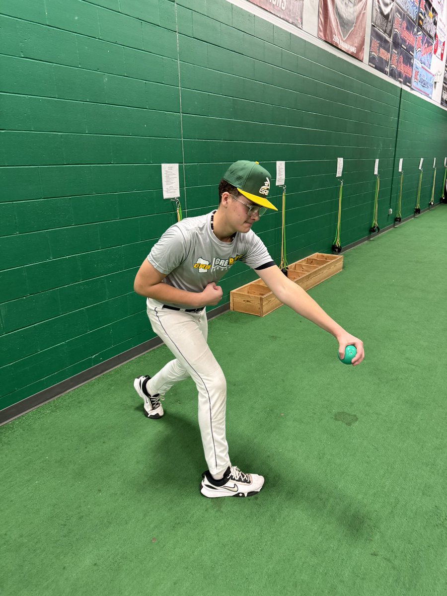 TreWasemiller's tweet photo. First day of practice and already putting extra work in. Coach used me as an example of hustle for the team. https://t.co/mgIySigQfC