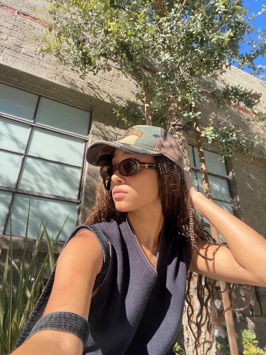 M262N's tweet image. Hi loves!!
Did you enjoy the first episode of Katseye Radio?
I truly had so much fun preparing this for u guys!
Which one was your favorite song?
Hope to be back soon and i’m sooo excited for Megan's episode next week 💓 LOVE Y’ALL