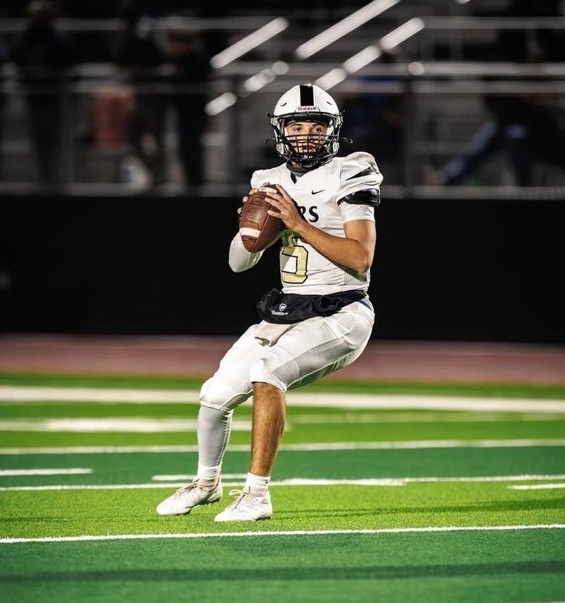 Chase Gieszler - QB 25’ Verrado HS (@chase_gieszler5) on Twitter photo Finished the region with a (4-1) record.
Region stats/highlights:
Passing: 47/66 (71%) - 1079yds - 13tds
Rushing: 96yds - 7tds
hudl.com/v/2Qj0zG
<a href="/azc_obert/">Richard Obert</a> <a href="/AZHSFB/">ArizonaVarsity.com 🔥PREPS🔥</a> <a href="/gridironarizona/">Gridiron Arizona</a> <a href="/Verrado_Vipers/">Verrado Viper Football</a> <a href="/CoachHathcock/">Jeremy Hathcock</a> <a href="/NicholasNikias/">Nicholas Nikias</a> <a href="/AZGridironClub/">GCS Gridiron Club</a> Finished the region with a (4-1) record.
Region stats/highlights:
Passing: 47/66 (71%) - 1079yds - 13tds
Rushing: 96yds - 7tds
hudl.com/v/2Qj0zG
<a href="/azc_obert/">Richard Obert</a> <a href="/AZHSFB/">ArizonaVarsity.com 🔥PREPS🔥</a> <a href="/gridironarizona/">Gridiron Arizona</a> <a href="/Verrado_Vipers/">Verrado Viper Football</a> <a href="/CoachHathcock/">Jeremy Hathcock</a> <a href="/NicholasNikias/">Nicholas Nikias</a> <a href="/AZGridironClub/">GCS Gridiron Club</a>