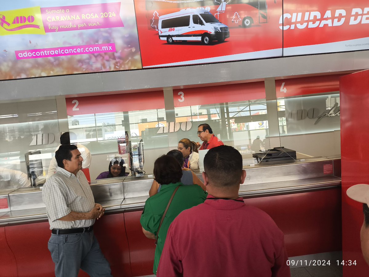 espiralarqs's tweet photo. Colas interminables y pésimo servicio en Villahermosa @ ADO https://t.co/1MPMhYuix2