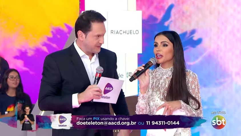 n1entreter's tweet photo. Gaby Cabrini e Eduardo Ribeiro, o jornalista representando a RECORD no palco do Teleton

#TeletonAACD #Teleton2024 https://t.co/U2mVHWfL3c