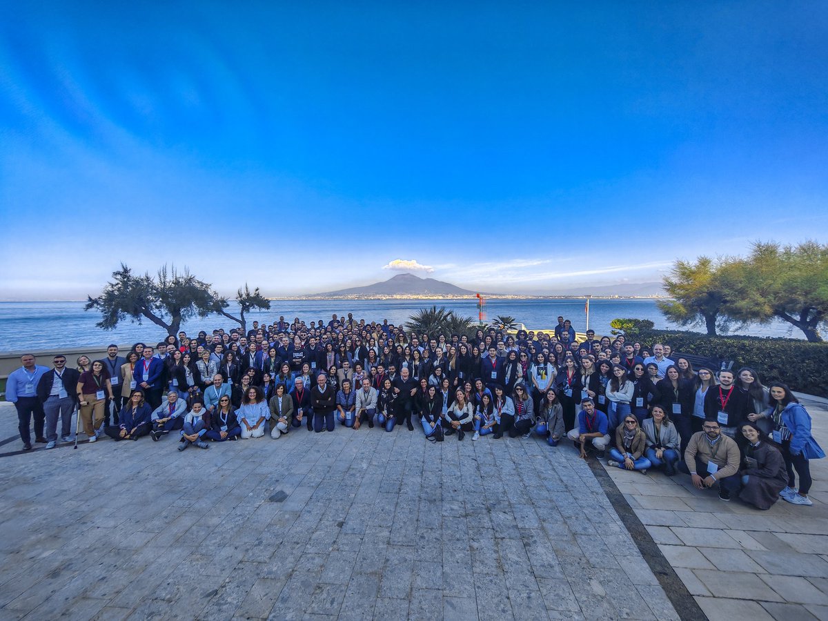sofia_tiano's tweet photo. 🔬 #science and fun in Sorrento Coast! 

In the last few days I had the pleasure to join my second #Tigem retreat. Great talks and beautiful #sunsets 🌅 chatting about cell biology and showing off some #viral replication #organelles from #Sarscov2 https://t.co/LhtfgCAV51