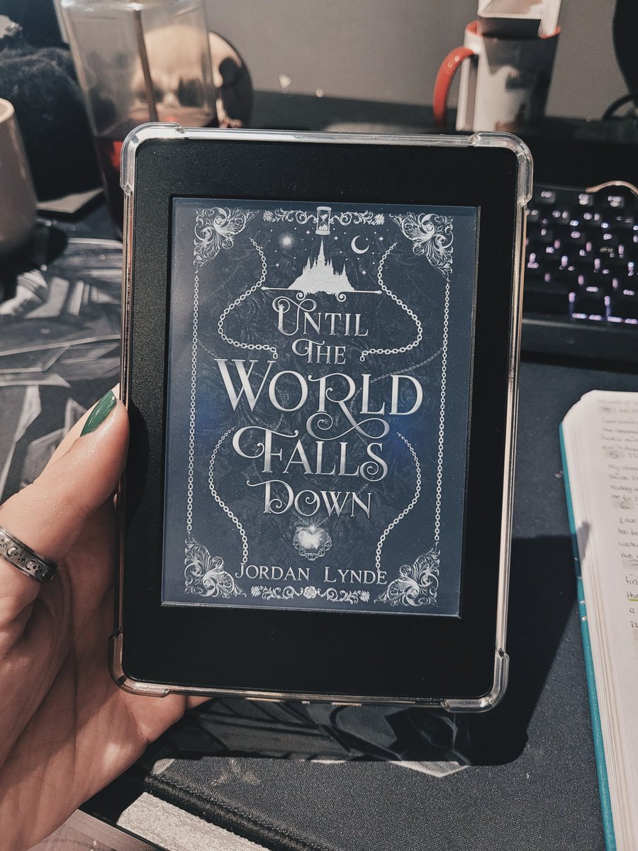 If you love Beauty and the Beast and/Labyrinth. Get this on your tbr RIGHT NOW.
It's on KU♡

#BookoftheDay #bookspotlight