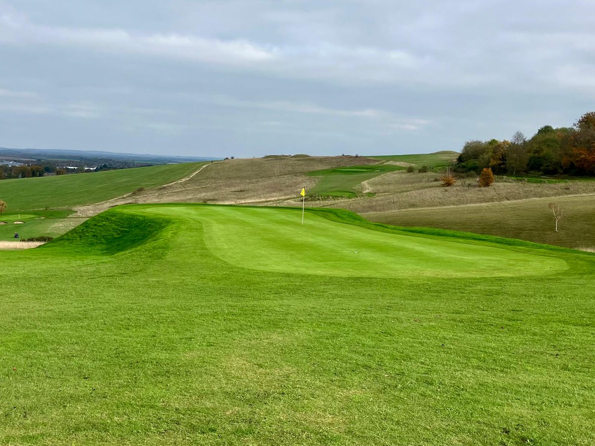 Looking for somewhere to play this weekend? Why not try the unique course at Royston. 

Check the website for tee time availability 
roystongolfclub.co.uk/online_booking