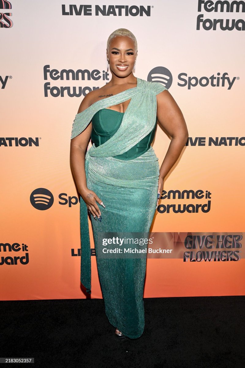Thank you <a href="/FemmeItForward/">Femme It Forward</a> x <a href="/Spotify/">Spotify</a> x <a href="/LiveNation/">Live Nation</a> for such a legendary evening✨ #GiveHerFlowers💐
