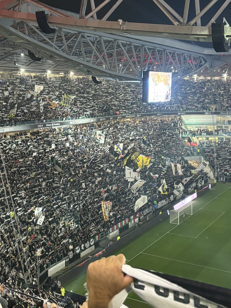 antocla11's tweet photo. #JuveTorino https://t.co/cruluwhost