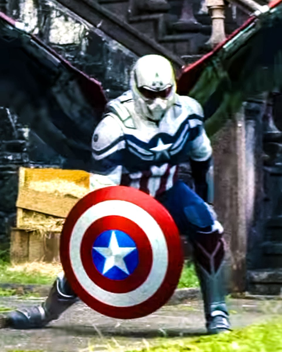 MCU_Direct's tweet photo. The first on-screen look at Anthony Mackie's helmeted Captain America in CAPTAIN AMERICA: BRAVE NEW WORLD: https://t.co/8DNUjfoGKV